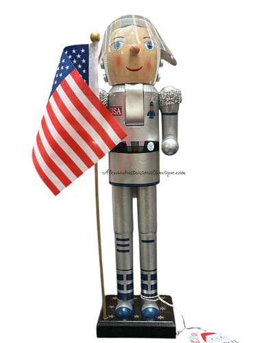 Astronaut Nutcracker 14“ Holding USA Flag Spacesuit Rhinestones Christmas Decor - Picture 3 of 6