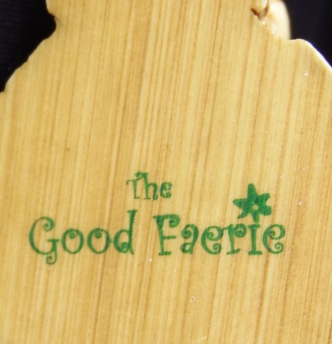 Adam Binder Harmony Kingdom Good Faerie ~ Braw Fairy llevando fresas en caja - Imagen 7 de 7