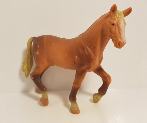 62499 Bullyland : Oldenburger Stallion, Chestnut ref : 2BU144 - Picture 2 of 7