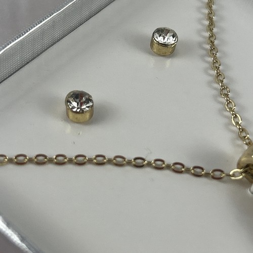 Camouflage Oval Pendant Necklace And Stud Earrings Set Crystals 18” Chain - Picture 4 of 5