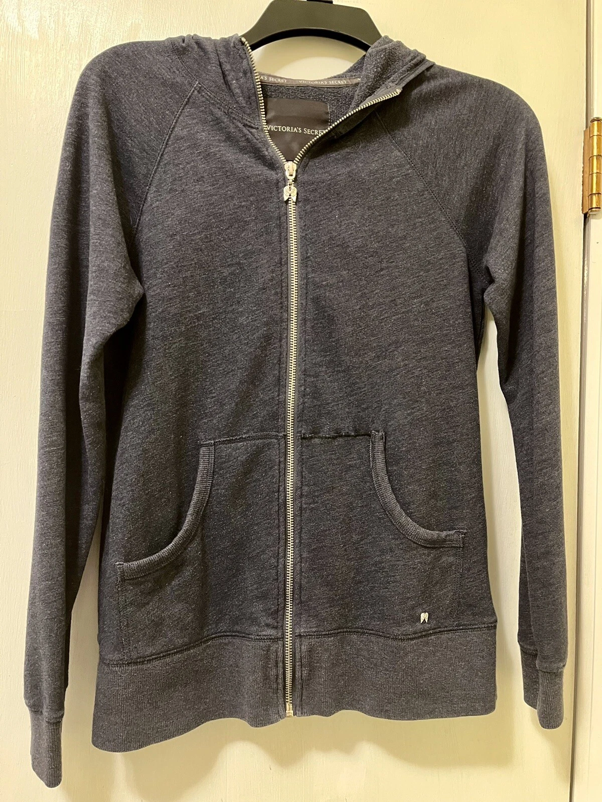 UNDERCOVER Felpa con cappuccio e zip intera Victoria’s Secret Y2K Angel Wings logo paillettes oro taglia small