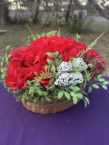 Vintage Primitive Wood Bucket Wishing Well RED ROSE Floral Arrangement ❤️sj7m4s - Picture 2 of 8