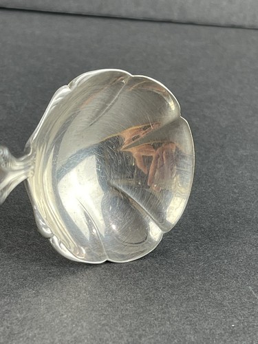 Oneida 1881 Rogers Baroque Rose Silverplate Gravy Ladle 7 1/8" Estate Sale Find - Picture 10 of 12