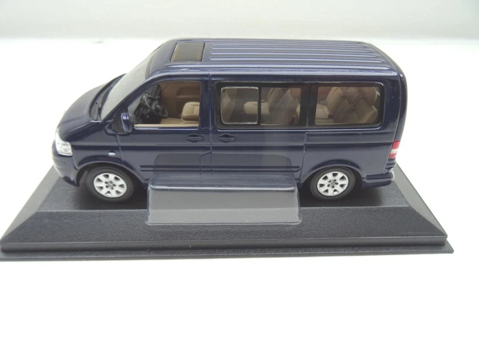 Volkswagen VW T5 Multivan Modellino Blu Metallizzato Di Minichamps In 1:43 Nuovo - Immagine 3 di 4