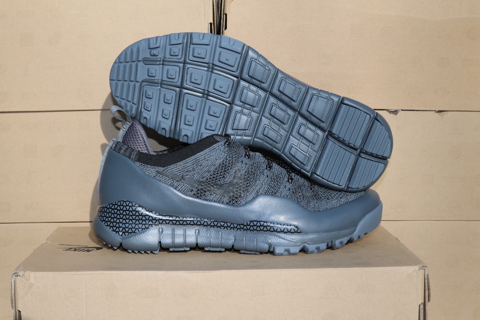 Nib-225 nike acg lupinek flyknit basso acqua repellente per le scarpe da trekking sz - 9 Nib-225 nike acg lupinek flyknit basso acqua repellente per le scarpe da trekking sz - 9