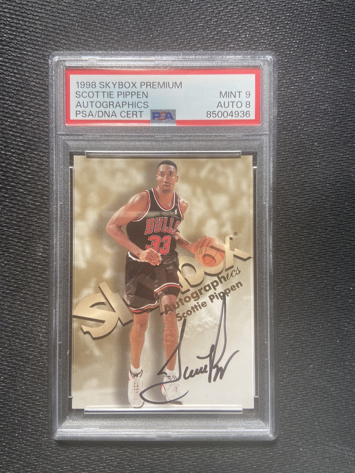 1998 Skybox Premium Autographics Scottie Pippen PSA 9
