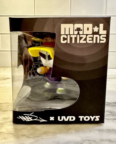 Art Toy Sculpture - Urban Graffiti Decor - Mad Toy Design Vinyl - Picture 16 of 17
