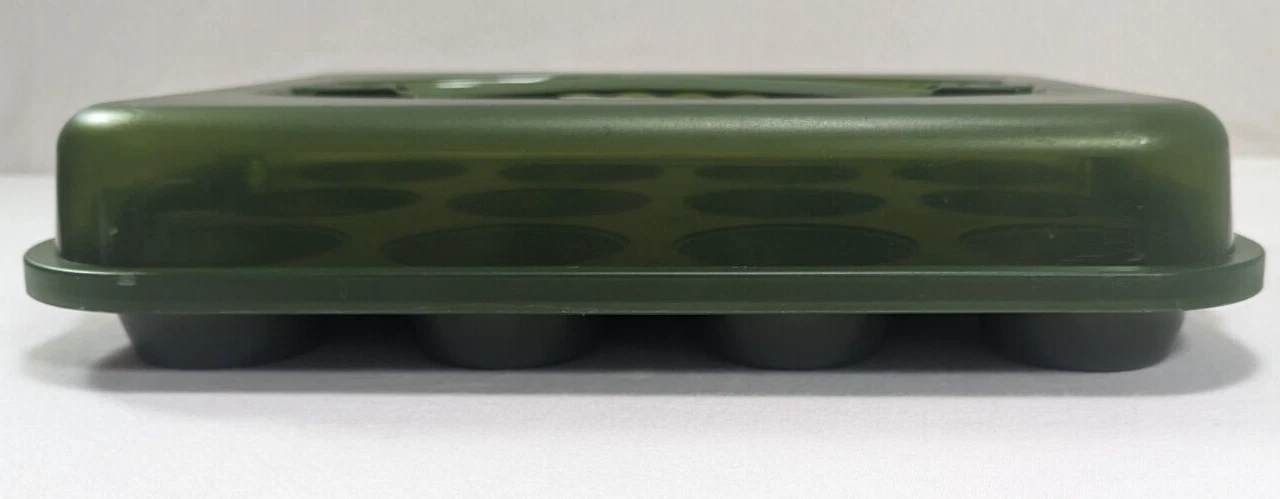 Vintage Dozen Cupcake/Muffin Pan with Carry Handle Lid GREEN Makes 12