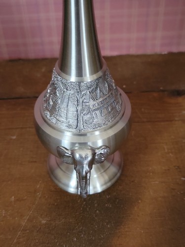 Pewter Bud Vase Beautiful Emblem, Bangkok, Elephant scene, Stamped On Bottom - Picture 3 of 9