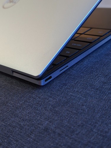 Dell XPS 13 9300 – i7 / 16GB / 512GB SSD – Top Zustand + Tasche - Bild 3 von 9