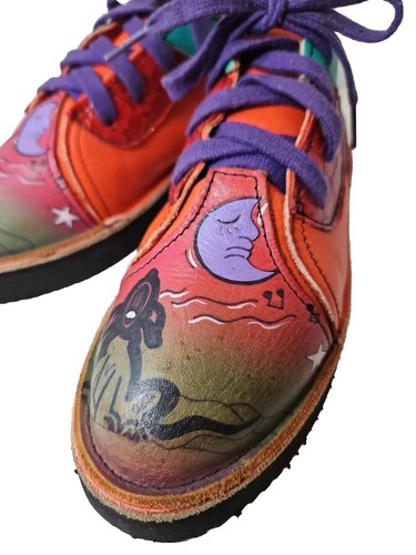 SoleTech Schuhe handbemalt weiches Leder ~ Funky Figur Purple Moon Damengröße 4,5 - Bild 2 von 10
