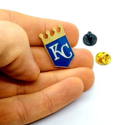 PIN KANSAS CITY ROYALS Béisbol Equipo MLB Regalo Esmalte Sombrero Mochila Broche Solapa - Imagen 2 de 4