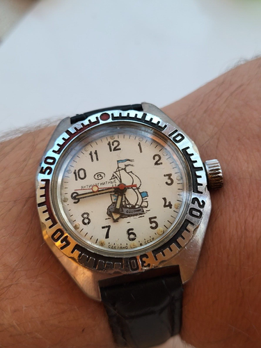 Vintage Soviet Era Military Vostok Amphibian Diver Albatross Diver Anti-magnetic - Picture 10 of 11