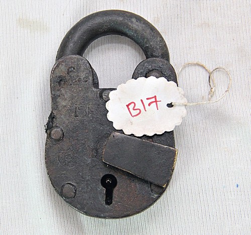 Vintage Solid Iron Padlock with Brass Tag: A Collectible Antique Lock & Key B17 - Picture 19 of 24