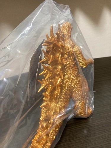 Movie Monster Series Godzilla 2023 Memorial Gold ver. Minus One Figure from JP - Picture 13 of 14