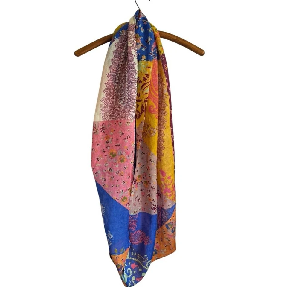 Bufanda floral de lana merino Moshka usada en excelente estado! Foto 2 de 3