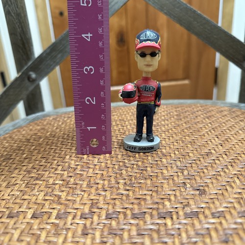 De colección 2004 Nascar Jeff Gordon DuPont 24 Bobble Dobbles Bobblehead aprox. 4" - Imagen 7 de 7