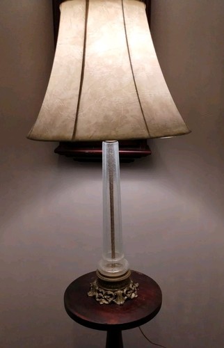 Vintage Beautiful Flute Regency Glass ,And Brass Upscale Lamp Great Condition - Picture 1 of 8