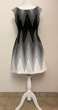 Vince Camuto Sleeveless Black & White Textured Fit & Flare Dress Size 10