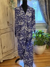 Victoria Secret 100 soft flannel feather print pj set. Sz M. Lounge, cozy,
