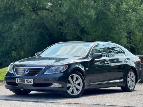 Lexus LS 600h 5.0 LS600h V8 L Saloon 4dr Petrol Hybrid CVT 4WD (s/s) (445 ps) - Picture 2 of 21