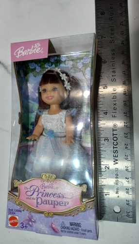 Muñeca Barbie Kelly La princesa y el mendigo Mattel 2004 C4948 C6304 NRFB - Imagen 9 de 9