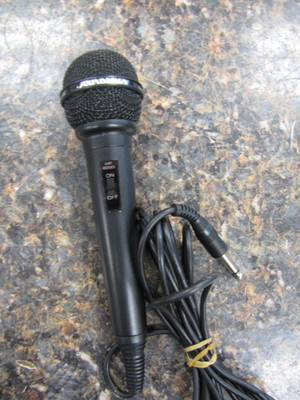 SOUNDESIGN UNI-DIRECTIONAL DYNAMIC IMP 600 Microphone 9EB0091 10 1/2ft Cable