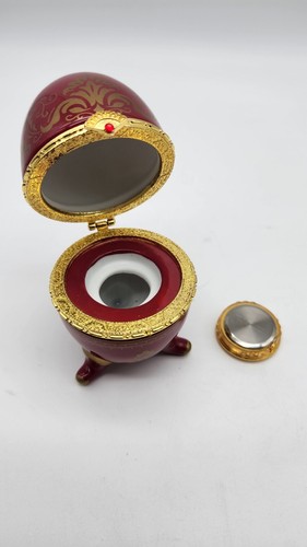 Vintage "Avon" Exclusive Hand Painted Porcelain Egg Shaped Mini Clock - Preowned - Picture 7 of 8