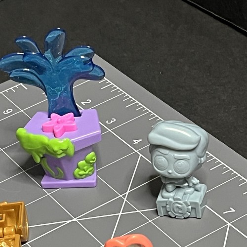 Disney Doorables Beyond The Door Ariel’s Grotto Playset Compact, 9 Figures + key - Picture 6 of 10