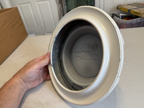 NOS GM 61-63 Chevy C10 Truck Dog Dish Hubcap 1/2 Ton White 1961 1962 1963 - Picture 7 of 17