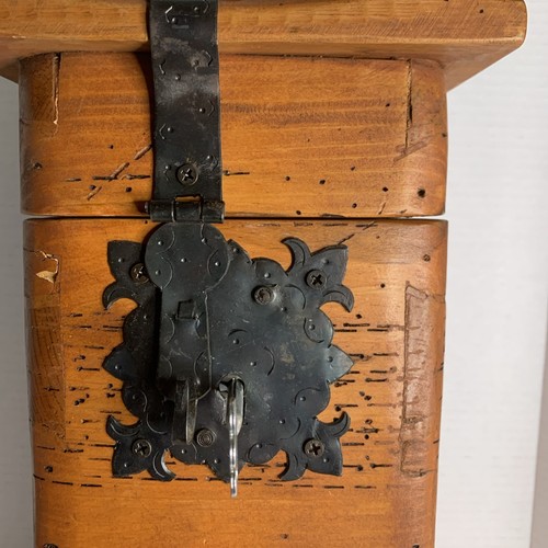 Vintage Large Wooden Lock Box. 14.25” X 7.5” Inches. Very Unique Piece. - Picture 2 of 22
