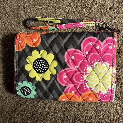 Muñequera todo en uno para smartphone Vera Bradley Ziggy Zinnia Your Turn. - Imagen 2 de 8