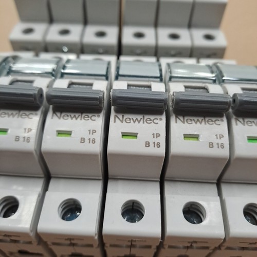 12 x Newlec 16 Amp Type B MCB Circuit Breaker Single Pole 6kA 16A New Job Lot - Picture 2 of 7