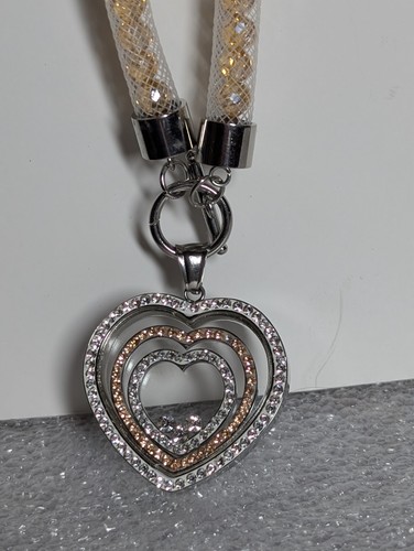 Collana di perline avvolta in filo con ciondolo a forma di cuore in acciaio inox - Foto 9 di 16