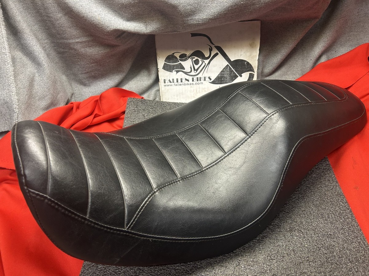 Harley Davidson Dyna Wide Glide FXDWG Low Profile Seat 2007