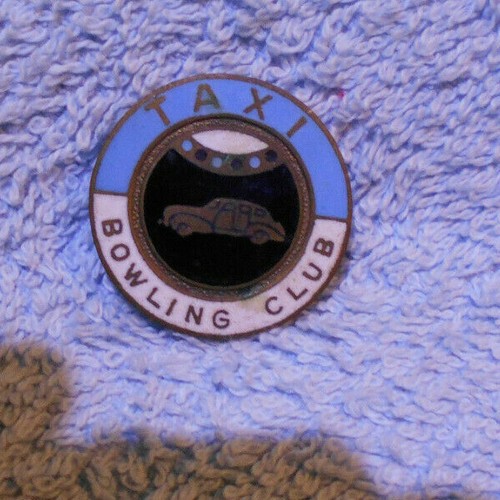 #PP.  #32.    LOT OF TEN(10)  OLD ENAMEL BOWLING CLUB etc  LAPEL BADGES  - Picture 2 of 12