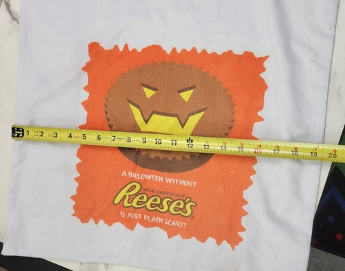 Hershey's Haunted Reese's Cup Trick or Treat Pillowcase Halloween Size 20"x30" - Picture 15 of 16
