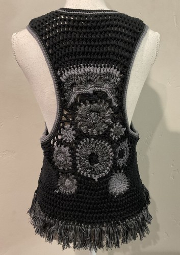 Free People Desert Rose Crochet Fringe Floral Knit Button V Neck Vest Sz M NWOT - Picture 7 of 11