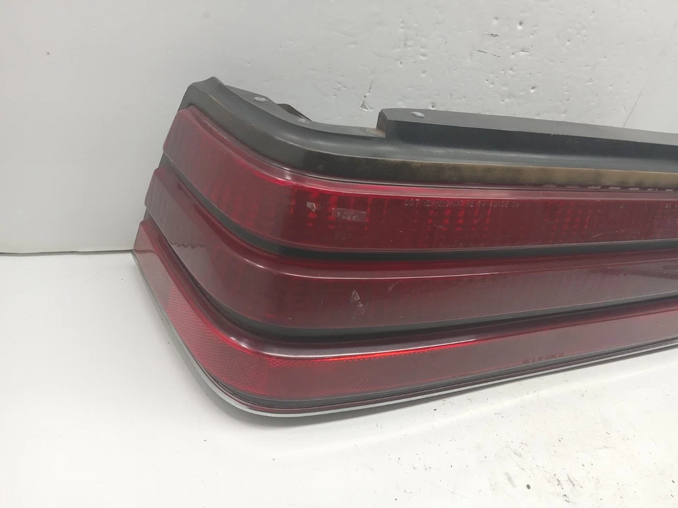 1984-1986 PONTIAC P6000 ЗАДНИЙ ЛЕВЫЙ ВОДИТЕЛЬ СТОРОНЕ ЗАДНИЙ ФОНАРЬ OEM, 166-01132A - Изображение 2 из 4