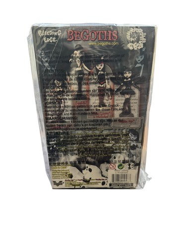 Figura Gótica Vinilo Bleeding Edge Begoths MALICE IN WONDERLAND 7" Serie 4 2005 - Imagen 2 de 2