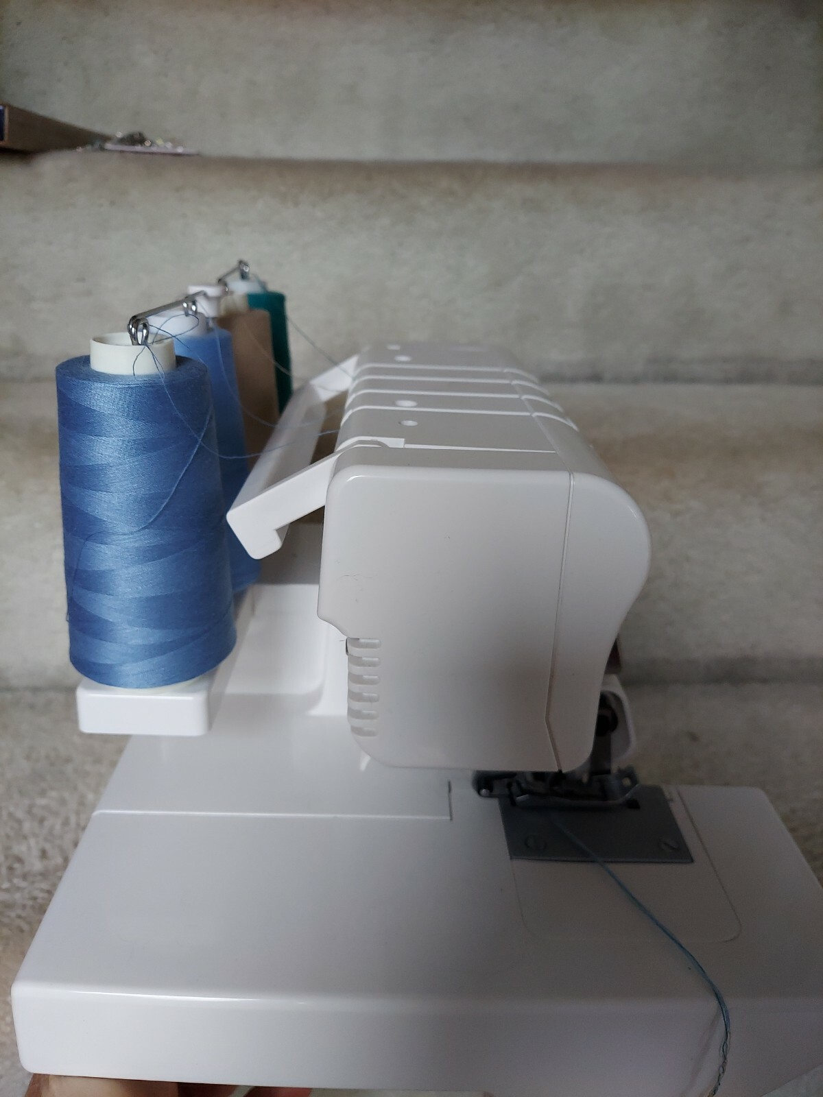 SINGER ULTRALOCK SERGER 4 THREAD SPOOL DIFFERENTIAL FEED 14SH654 with