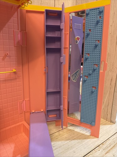 1988 Hasbro Maxie Locker play set - Almost Complete Barbie Doll Play Set - Picture 7 of 8