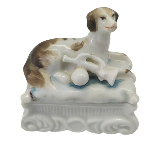 Antigua caja de carenado de perro de caza y corneta Staffordshire mediados de 1800 principios de 1900 - Imagen 1 de 12