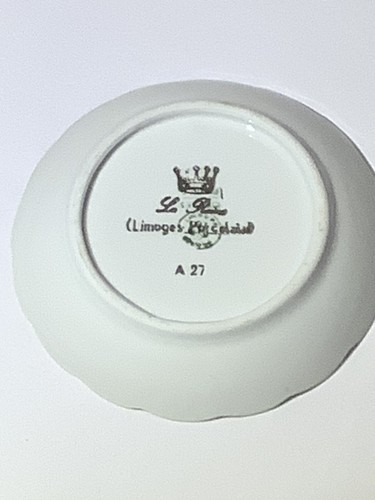 Vintage Limoges La Reine France Fragonard Signed Courting Couple Pin Dish 9cm D - Picture 4 of 5