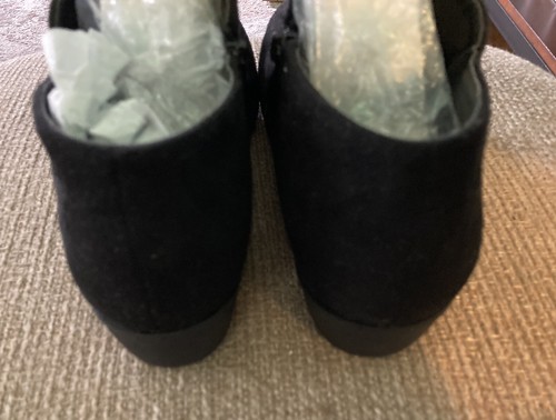 Woman’s Flocked J.G. Ankle Bootie Heels Black Sz 7 1/2 Zippered 1.5” Heel New - Picture 3 of 9