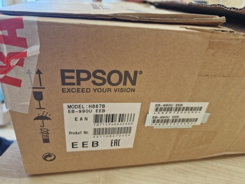 Epson EB-990U HDMI Projector. Low hours . 3800 Lumens - Photo 2/5