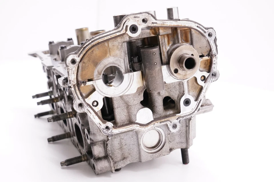 Infiniti G35 VQ35DE 2003 culata de pasajero derecho con un árbol de levas 3,5 DOHC Foto 2 de 4