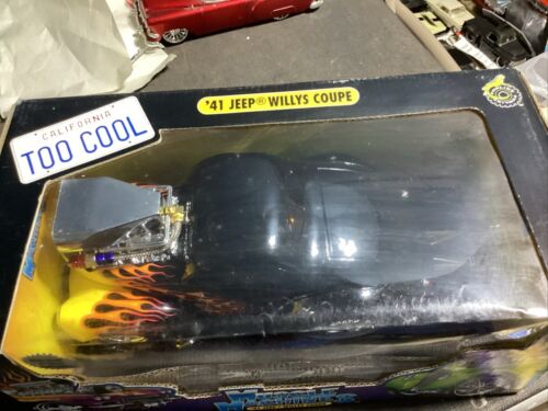 41 Willys Coupe Black with Flames Wheelie Bar Muscle Machine Nice box 1:18 scale - Picture 3 of 7