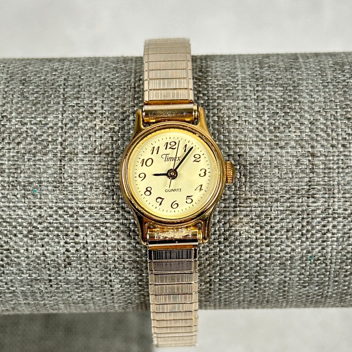 Vintage Timex Quartz Classic Gold Round Stretch Watch Timex Men main image 3