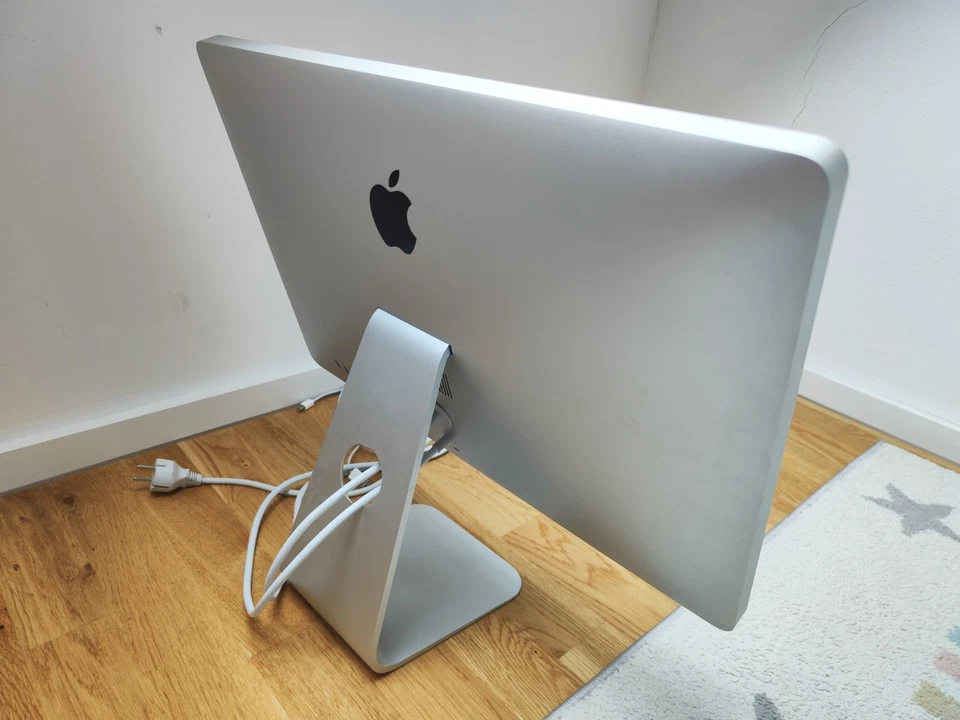 Apple Cinema Display 24" - A1267 - Bild 2 von 4